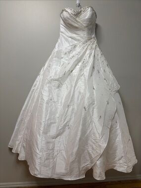 Mary's Bridal NWOT Beaded Strapless Wedding Dress Size 10 Style 2791